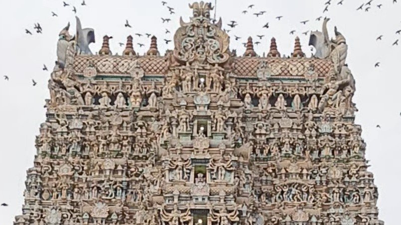 Top most part of Gopuram of Minakshi Mandir